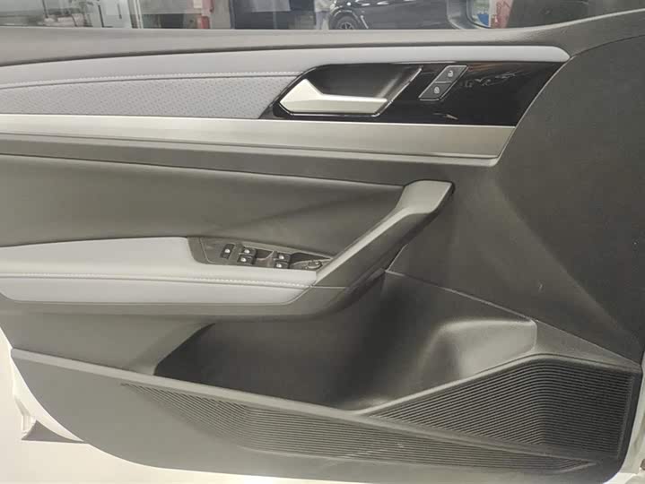 Фото 7 - Volkswagen Lavida