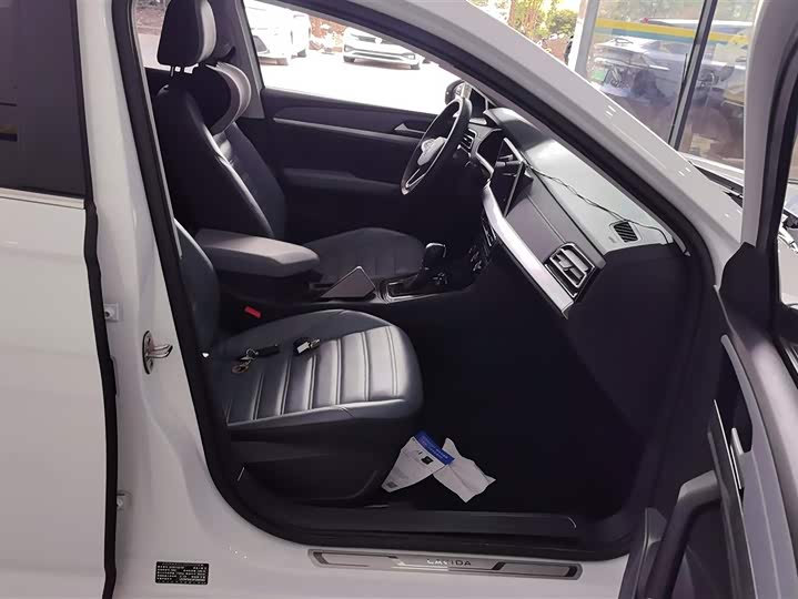 Фото 8 - Volkswagen Lavida