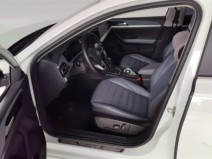 Фото 9 - Volkswagen Lavida