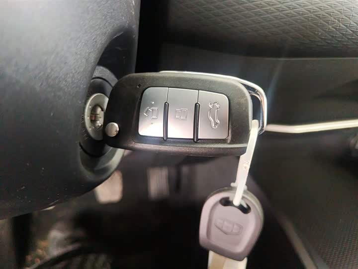 Фото 9 - Geely Emgrand