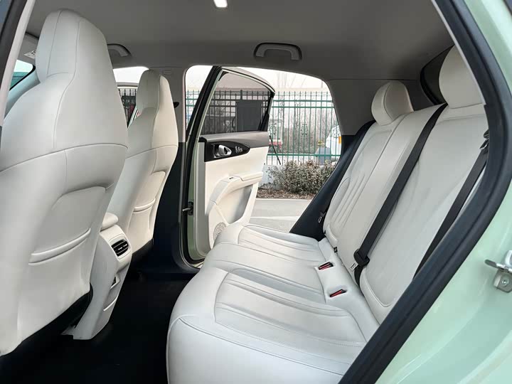 Фото 8 - Geely Galaxy Geome