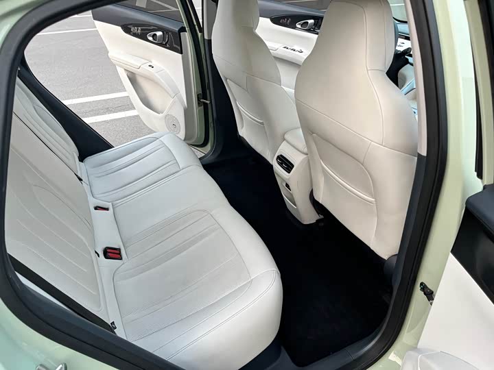 Фото 9 - Geely Galaxy Geome