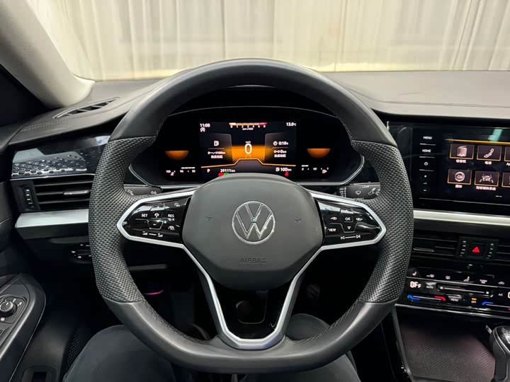 Фото 7 - Volkswagen Passat