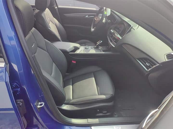 Фото 8 - Cadillac CT5