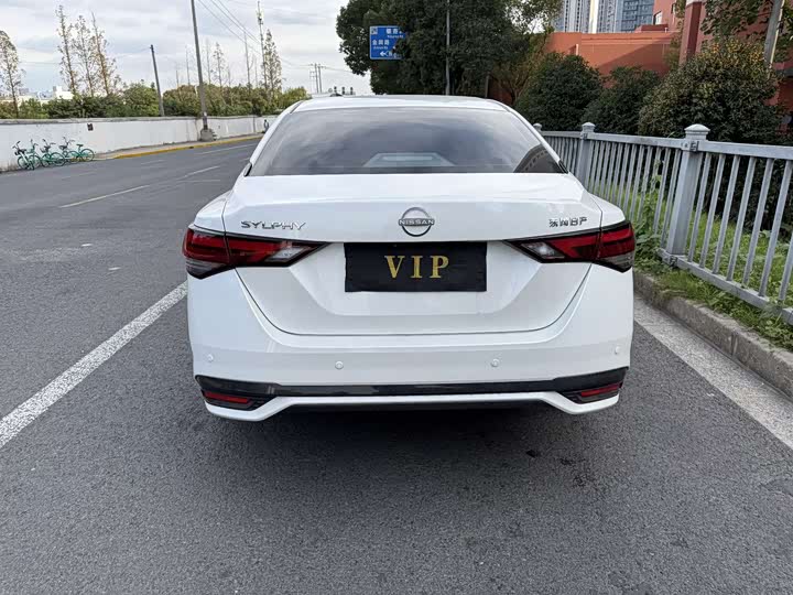 Фото 5 - Nissan Sylphy