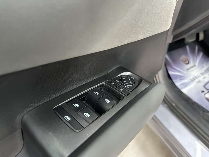 Фото 5 - BYD Yuan Plus