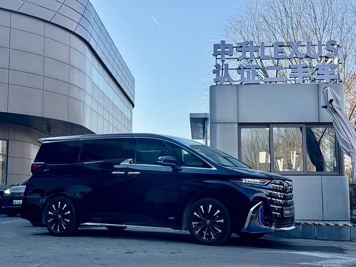 Фото 3 - Toyota Alphard
