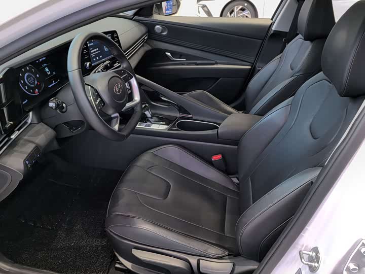 Фото 5 - Hyundai Elantra N line