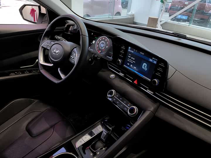 Фото 7 - Hyundai Elantra N line