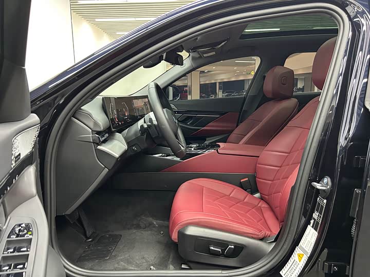 Фото 8 - BMW 5 Series