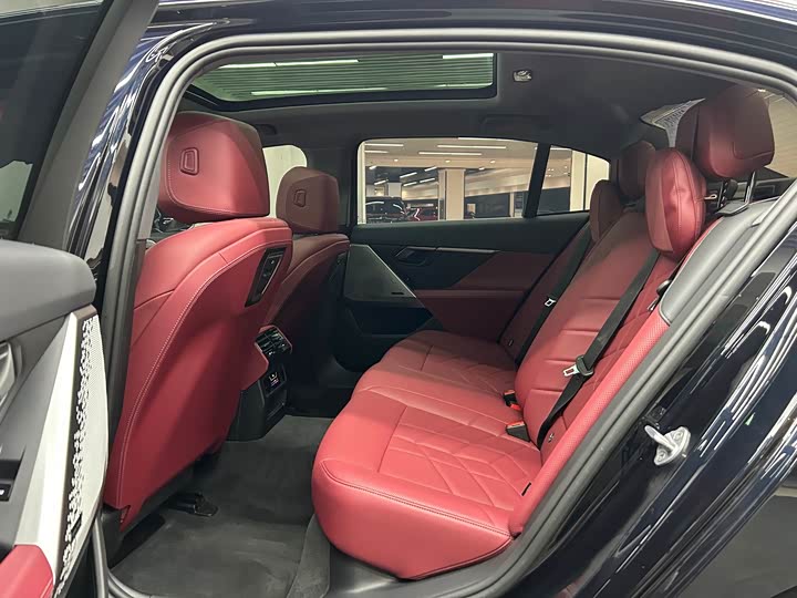 Фото 9 - BMW 5 Series