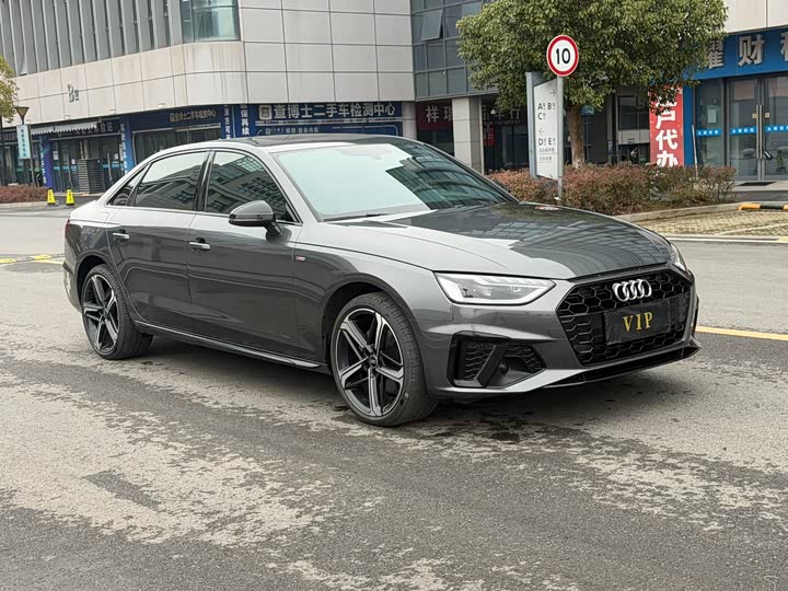 Фото 3 - Audi A4L