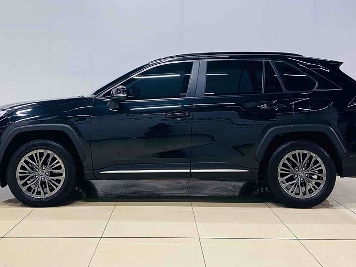 Фото 5 - Toyota Wildlander