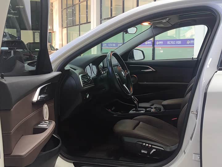 Фото 8 - BMW 1 Series