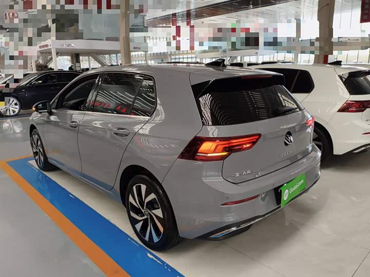 Фото 5 - Volkswagen Golf