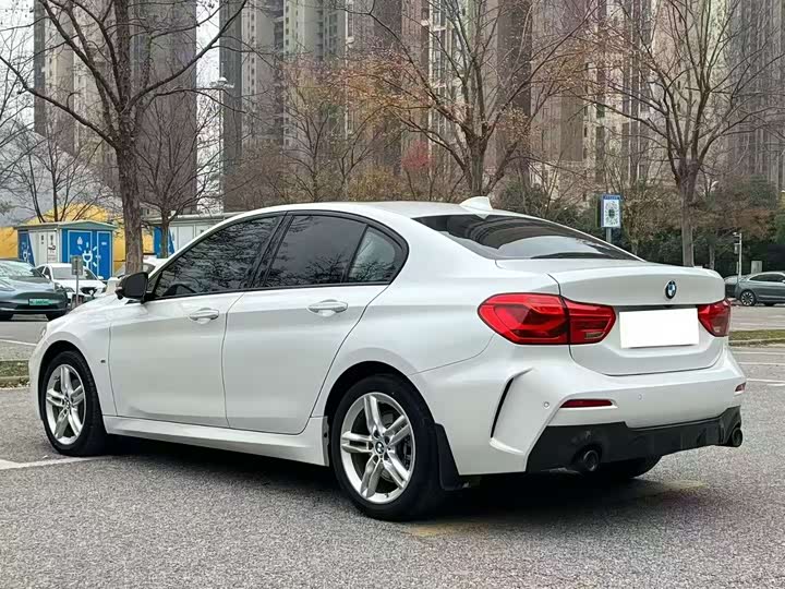 Фото 9 - BMW 1 Series
