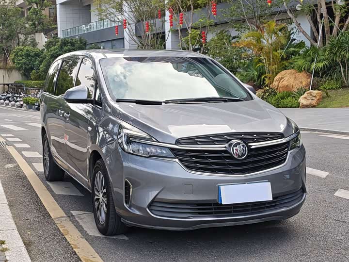 Фото 3 - Buick GL8 ES