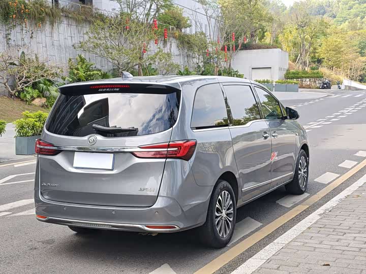 Фото 7 - Buick GL8 ES