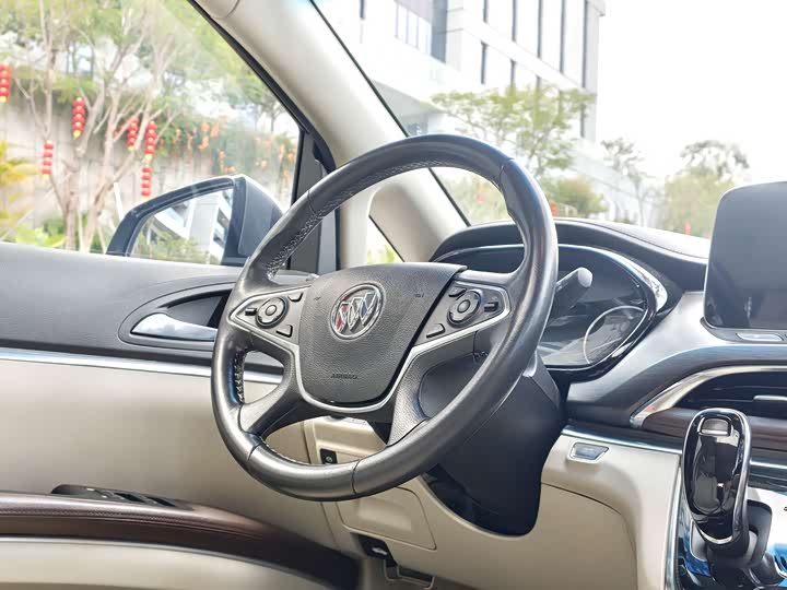 Фото 9 - Buick GL8 ES