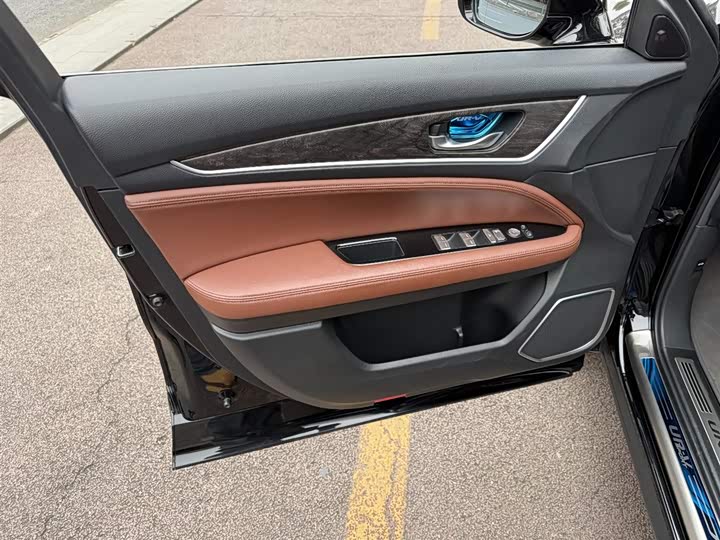 Фото 6 - Honda UR-V