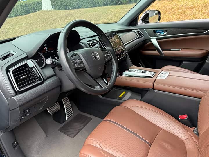 Фото 7 - Honda UR-V