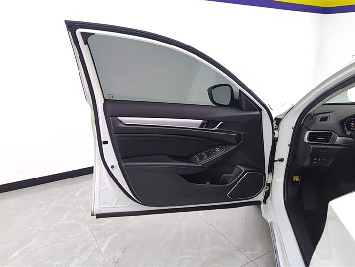 Фото 7 - Honda Accord