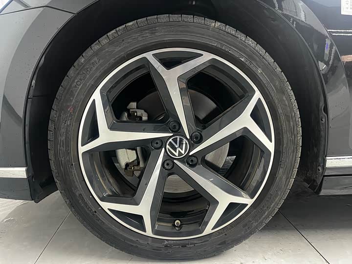 Фото 8 - Volkswagen Magotan