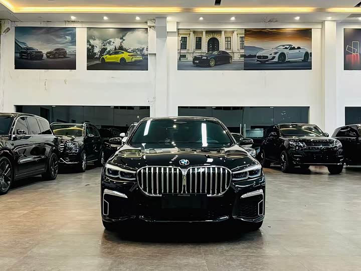 Фото 2 - BMW 7 Series