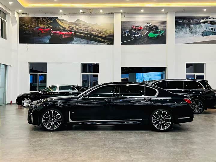 Фото 3 - BMW 7 Series