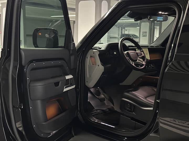 Фото 8 - Land Rover Defender