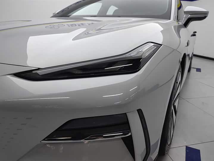 Фото 5 - Geely Galaxy E8