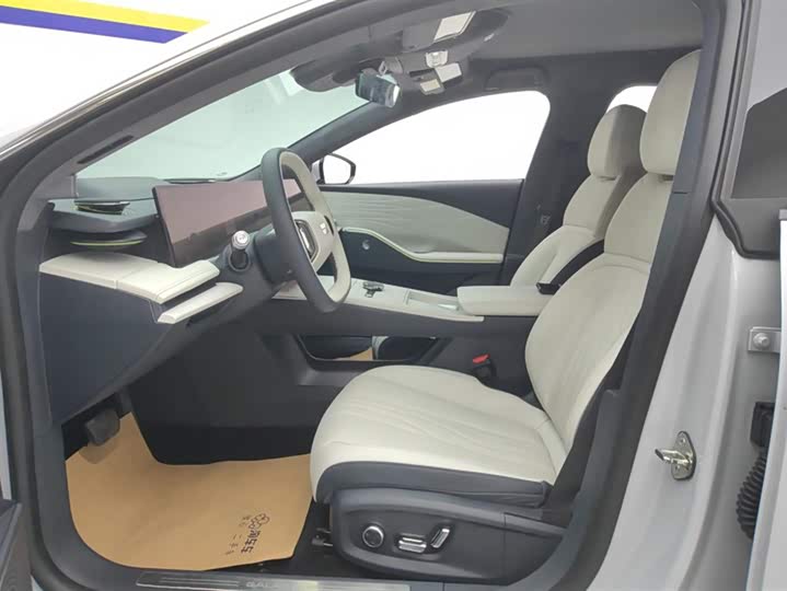 Фото 9 - Geely Galaxy E8