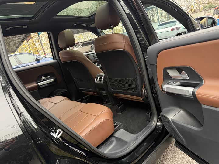 Фото 9 - Mercedes-Benz GLB-Class