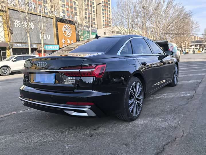 Фото 4 - Audi A6L