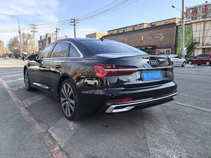 Фото 6 - Audi A6L