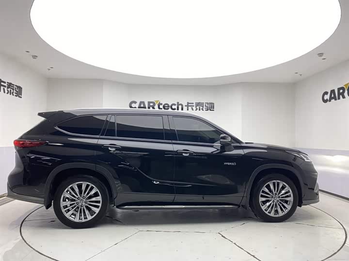 Фото 4 - Toyota Highlander