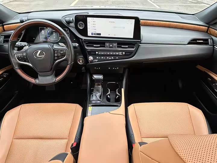 Фото 4 - Lexus ES