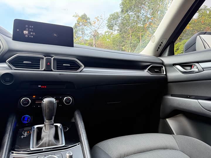 Фото 8 - Mazda CX-5