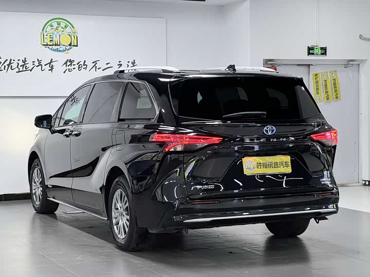 Фото 5 - Toyota Sienna