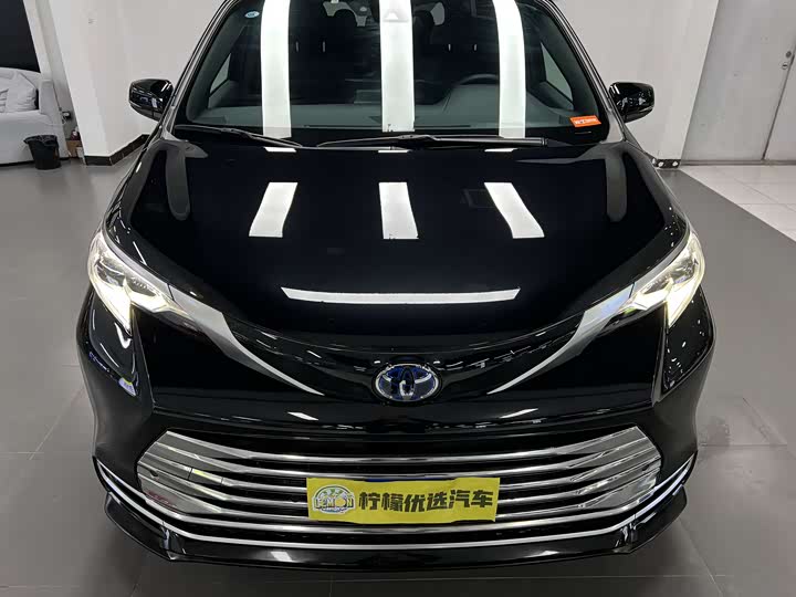 Фото 6 - Toyota Sienna