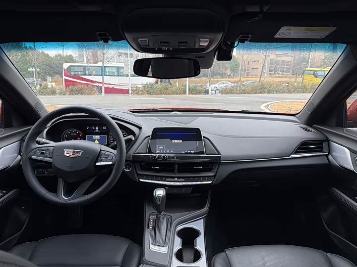 Фото 6 - Cadillac CT4