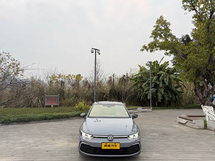 Фото 2 - Volkswagen Golf