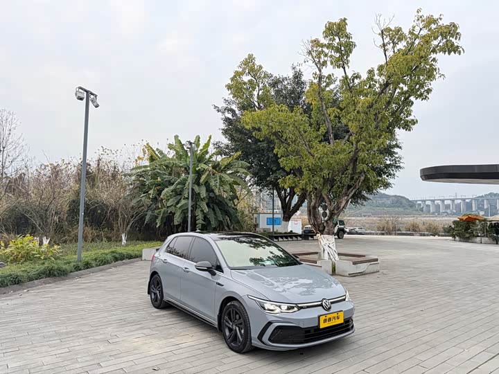 Фото 8 - Volkswagen Golf