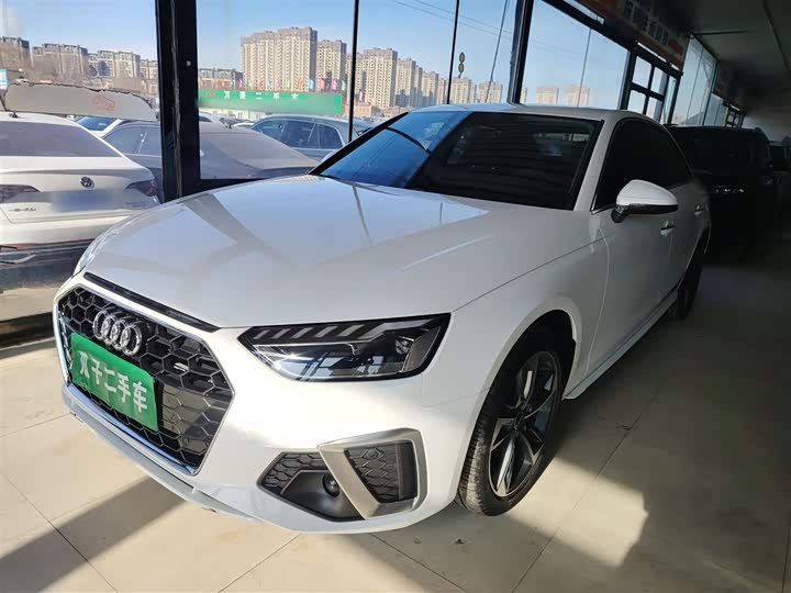 Фото 2 - Audi A4L