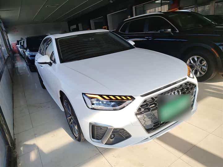 Фото 4 - Audi A4L