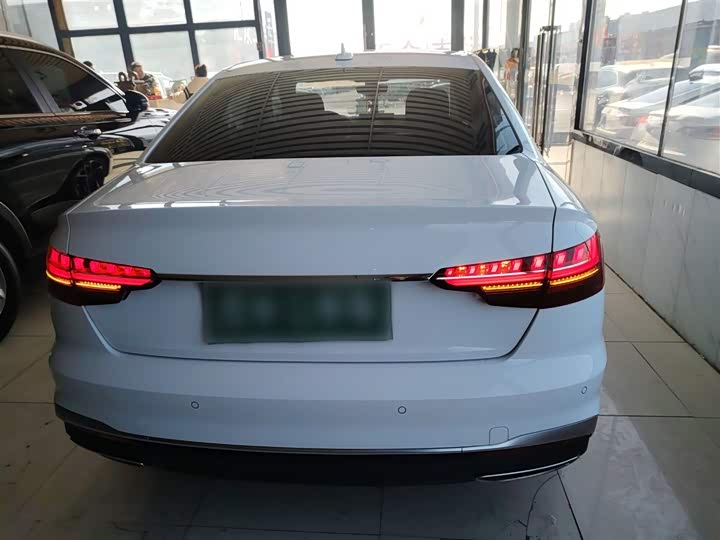 Фото 6 - Audi A4L