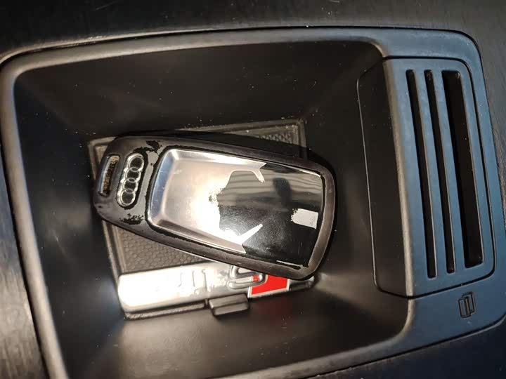 Фото 9 - Audi A4L