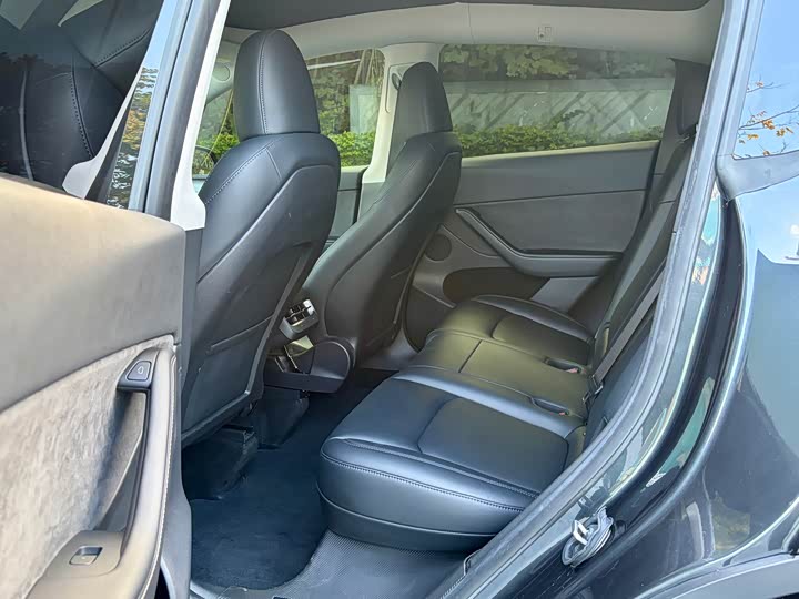 Фото 6 - Tesla Model Y