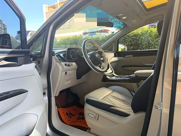 Фото 3 - Buick GL8 ES