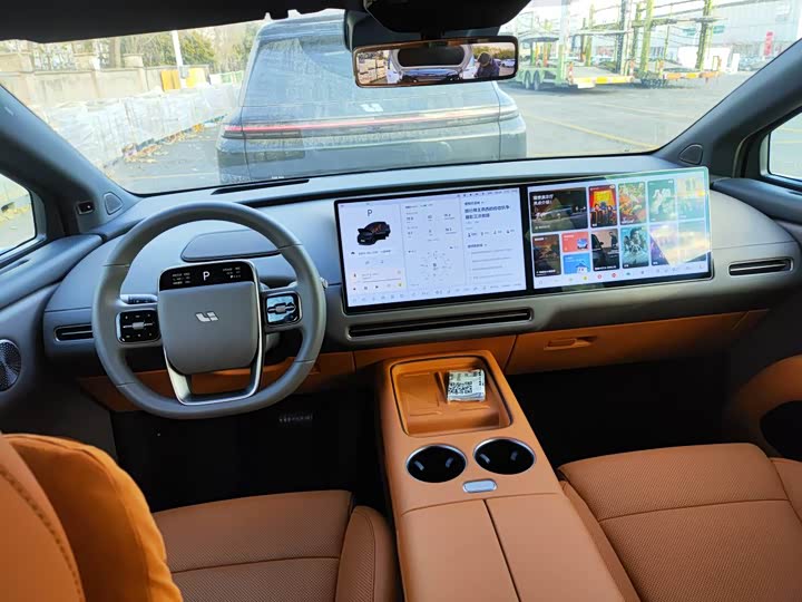 Фото 2 - LiXiang i8